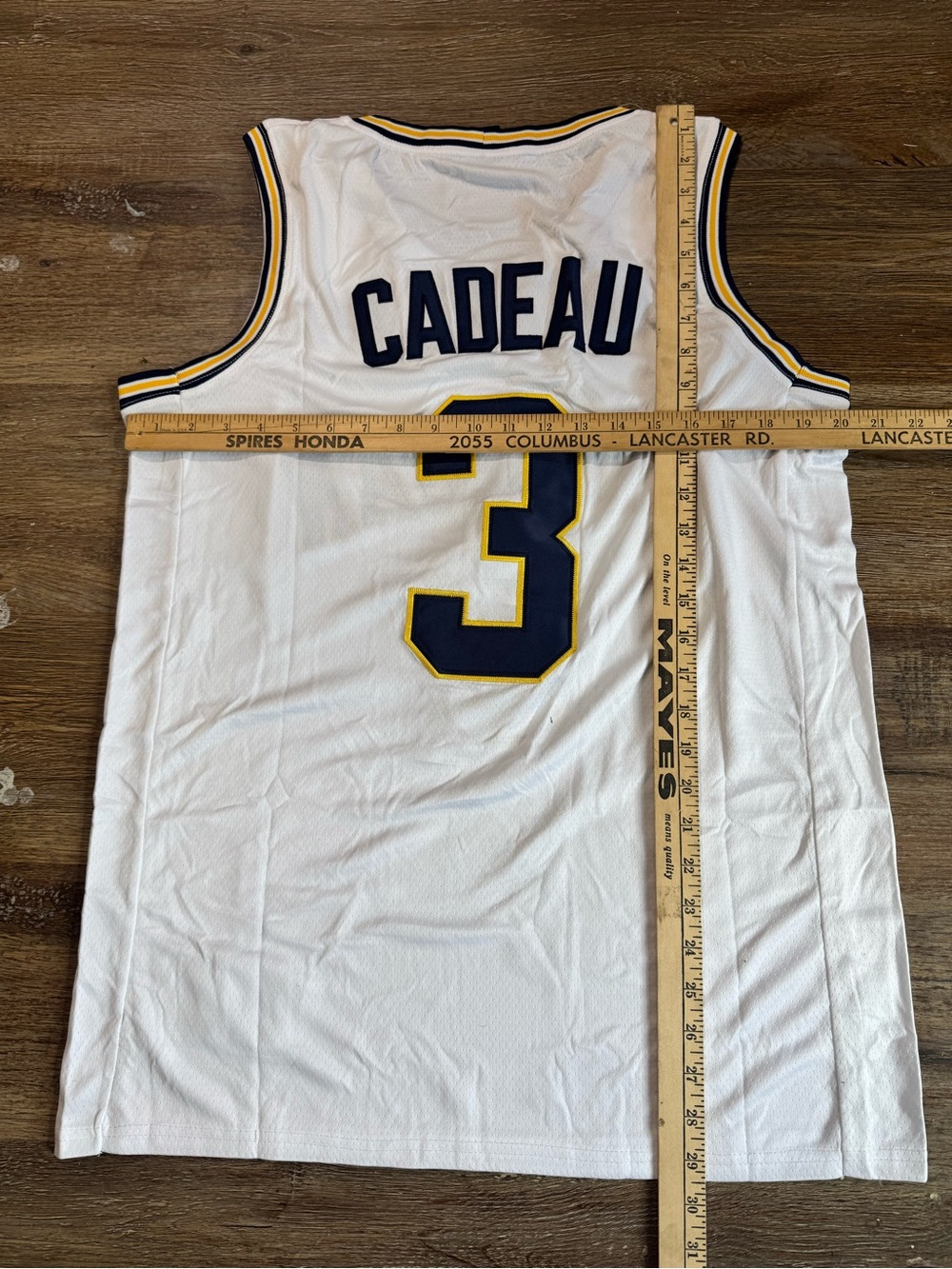 Michigan Wolverines #3 Elliot Cadeau National Champions Basketball Jersey - Picture 7 of 7